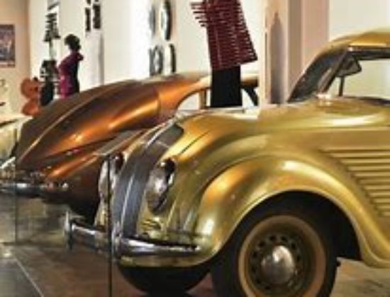 Museo Automovilístico y de la Moda